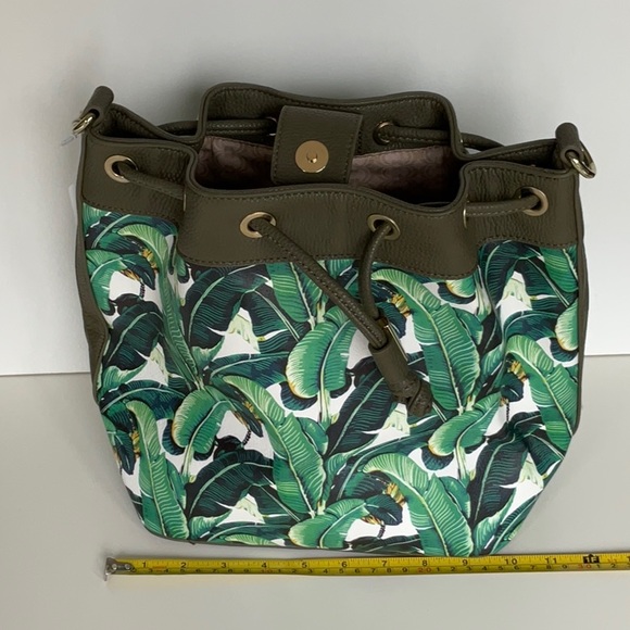 Handbag - Picture 4 of 8